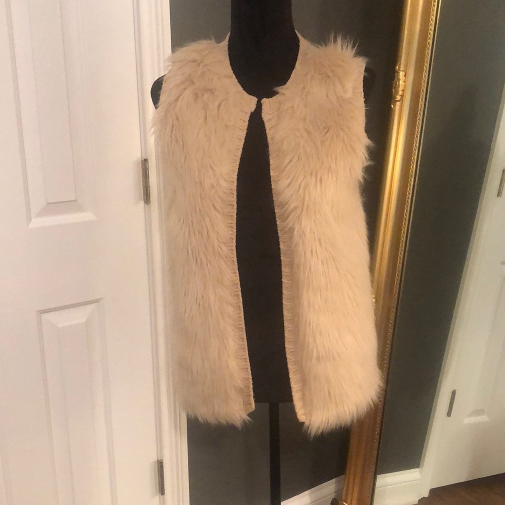 Xhilaration l Cream Dark Tan Faux Fur & Sweater Knit Vest
